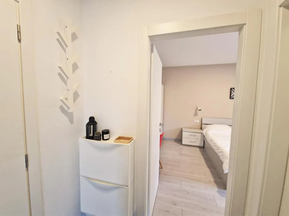 Apartments Nina Rab Town 0*,