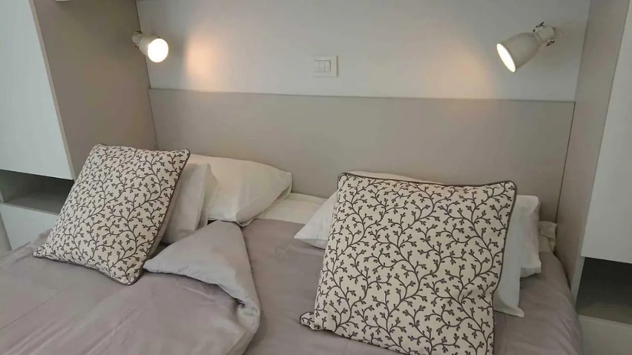 Apartments Nina Rab Town
